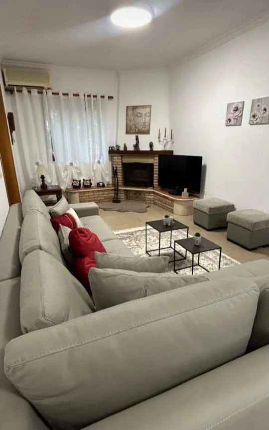 Tirane, jepet me qera 2+1 Kati 3, 120 m² 670 € (Pazari i ri)