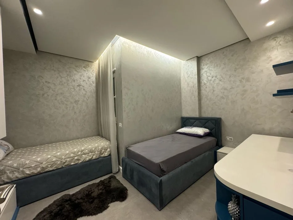 Tirane, shitet apartament Kati 4, 153 m² 200.000 € 