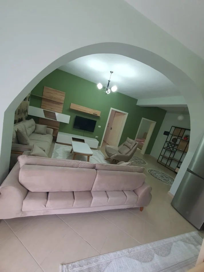 Tirane, jepet me qera 2+1 Kati 1, 100 m² 550 € (Sauk)