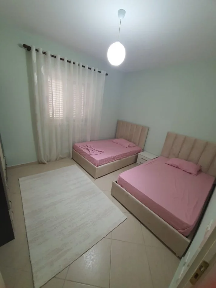 Tirane, jepet me qera 2+1 Kati 1, 100 m² 550 € (Sauk)