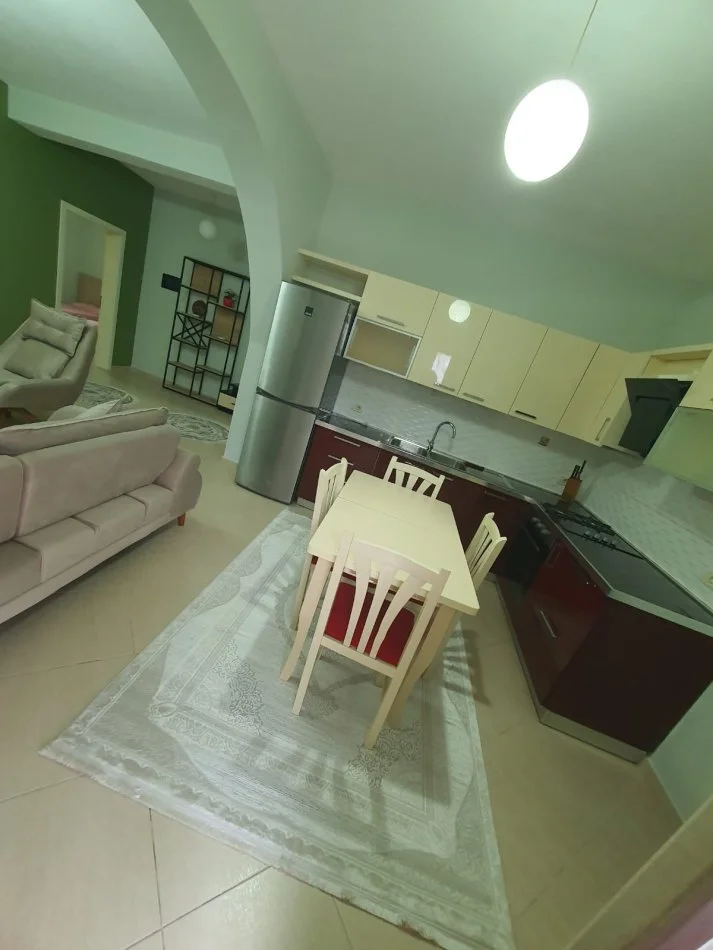 Tirane, jepet me qera 2+1 Kati 1, 100 m² 550 € (Sauk)