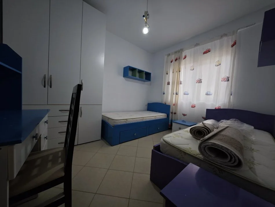 Tirane, shitet apartament 2+1+Ballkon Kati 4, 111 m² 135.000 € (Fresk)