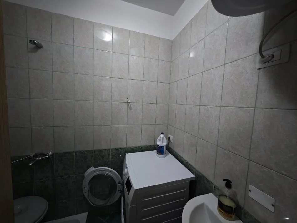 Tirane, shitet apartament 2+1+Ballkon Kati 4, 111 m² 135.000 € (Fresk)