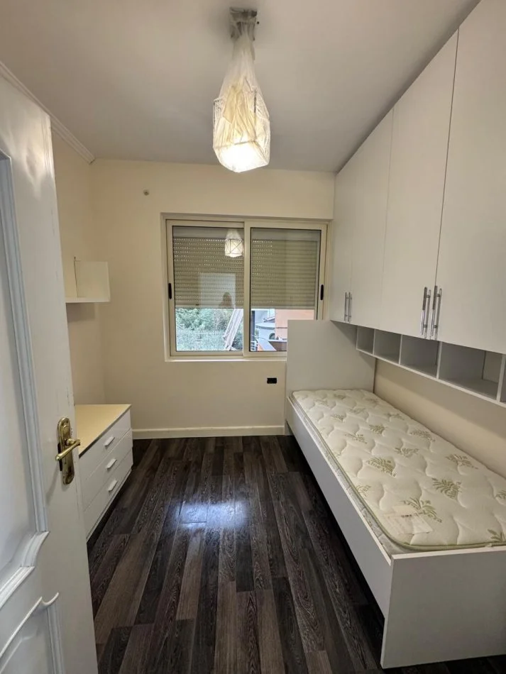 Tirane, shitet apartament 3+1 Kati 2, 125 m² 138.000 € (Fresk)