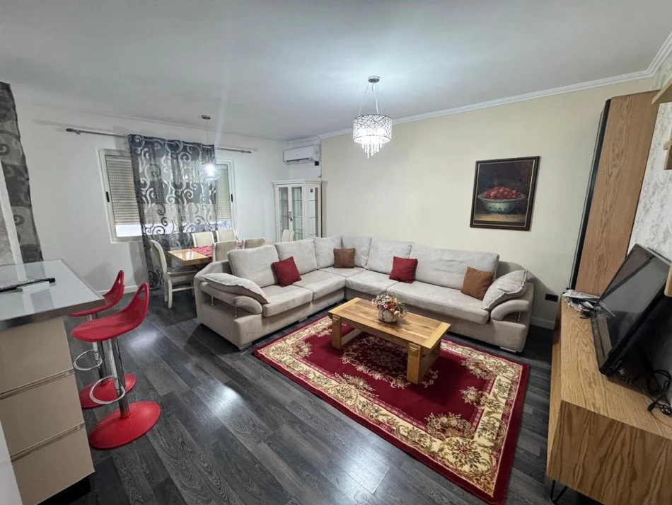 Tirane, shitet apartament 3+1 Kati 2, 125 m² 138.000 € (Fresk)