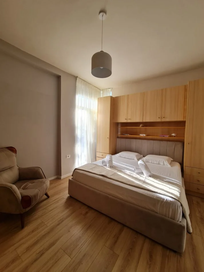 Tirane, jepet me qera 1+1+Ballkon Kati 2, 67(Bllok) m² 600 € (Rruga Vaso Pasha)