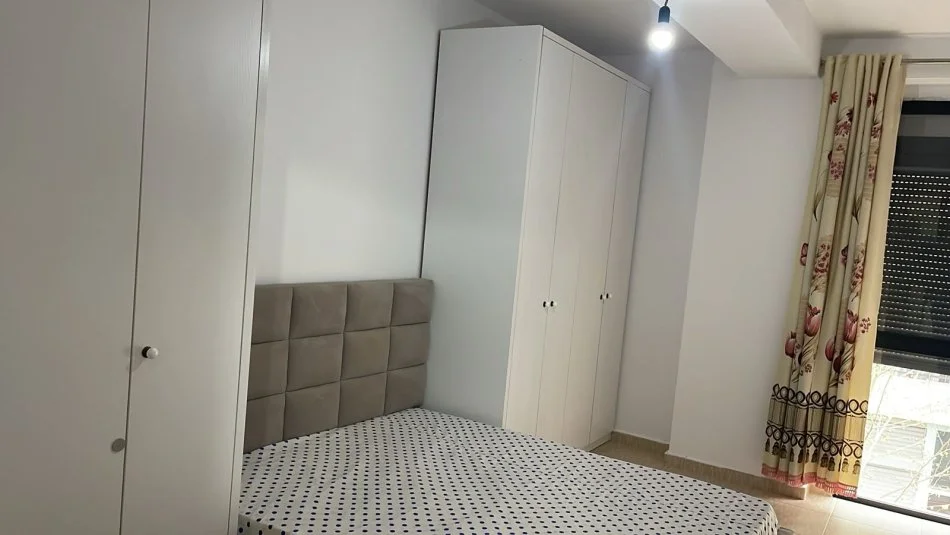 Tirane, jepet me qera apartament duplex 2+1 Kati 2, 100 m² 450 € (Astir)