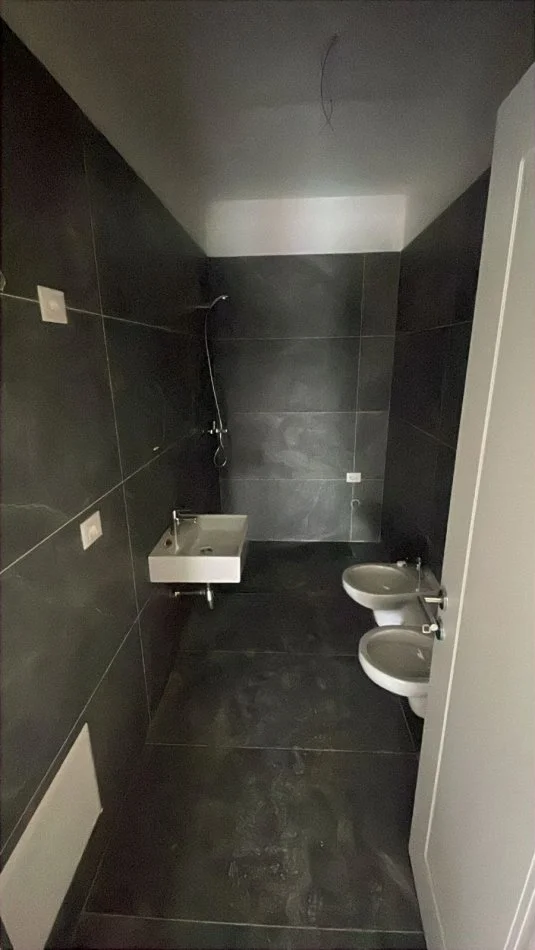 Tirane, shitet apartament 1+1+Ballkon Kati 4, 86 m² 149.000 € (Rruga Filip Jano)