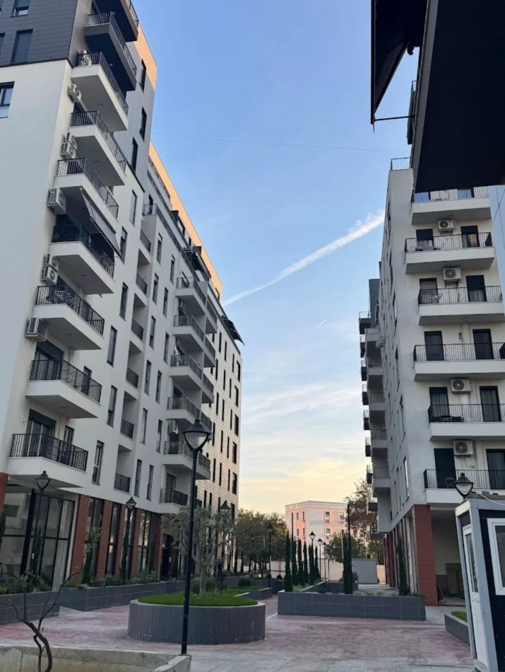 Tirane, shitet apartament 1+1+Ballkon Kati 4, 78 m² 135.000 € (Rruga Don Bosko)