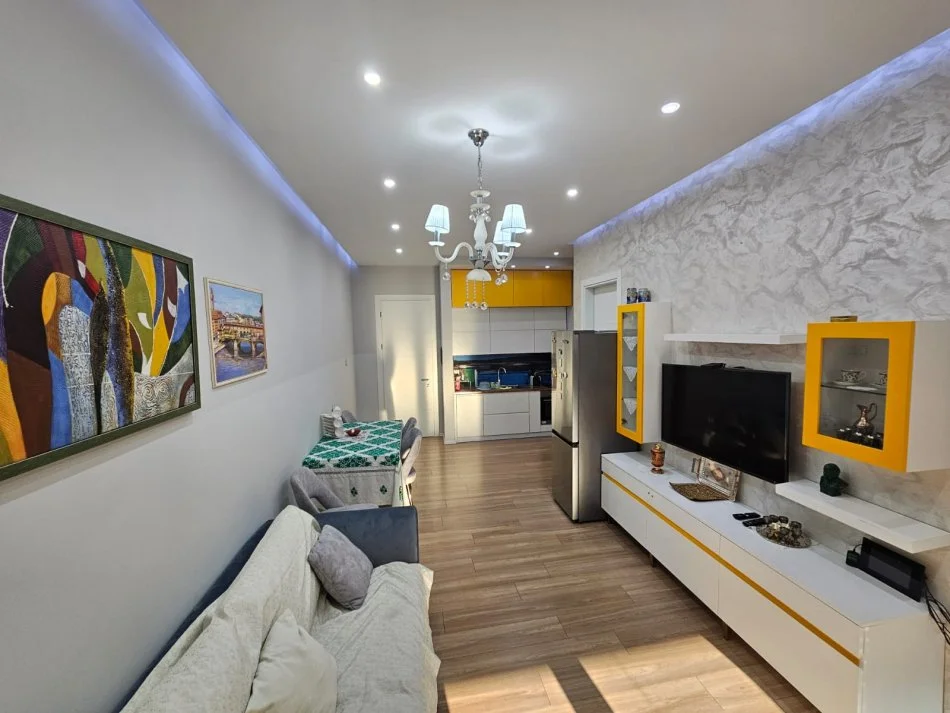 Tirane, jepet me qera apartament 1+1 Kati 3, 73 m² 800 € (Delijorgji)