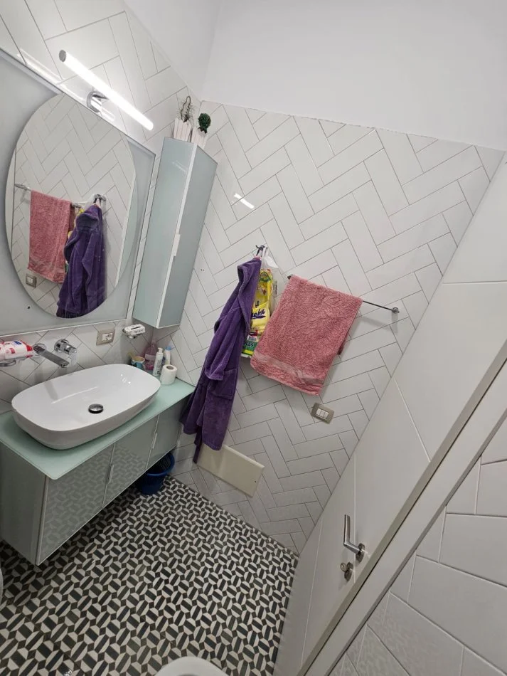 Tirane, jepet me qera apartament 1+1 Kati 3, 73 m² 800 € (Delijorgji)