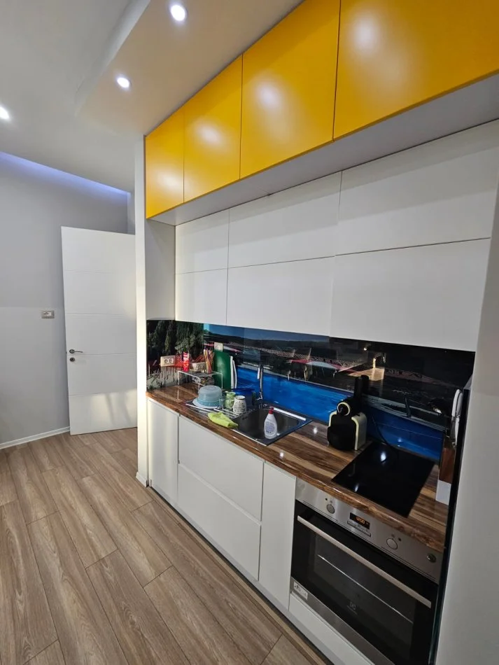 Tirane, jepet me qera apartament 1+1 Kati 3, 73 m² 800 € (Delijorgji)