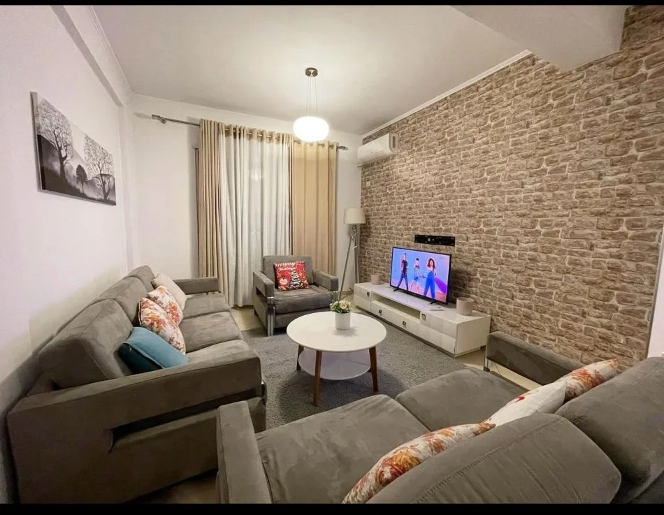 Tirane, jap me qera apartament 3+1+Ballkon Kati 3, 102 m² 550€ (Golden Park 3)