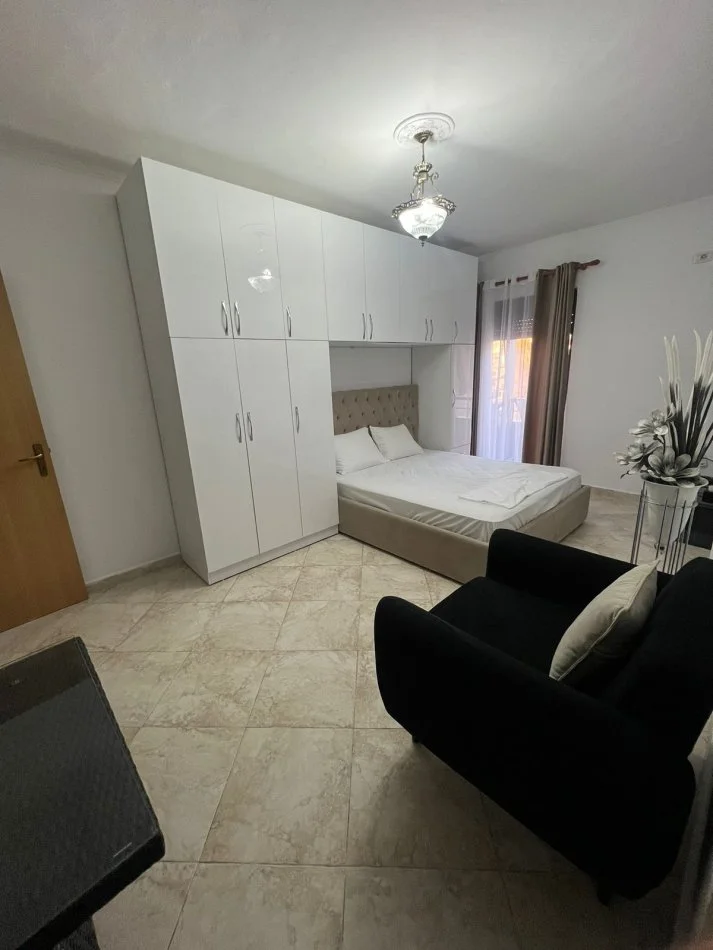 Tirane, jap me qera garsonier Kati 5, 50 m² 450 € (Rruga e barrikadave)