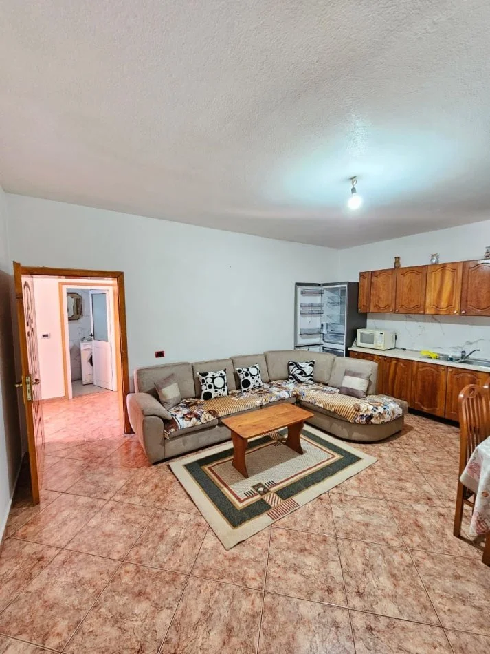 Tirane, jepet me qera apartament 2+1 Kati 1, 90 m² 400 € (Don bosko)