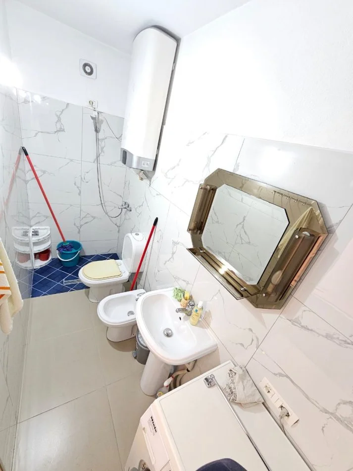 Tirane, jepet me qera apartament 2+1 Kati 1, 90 m² 400 € (Don bosko)