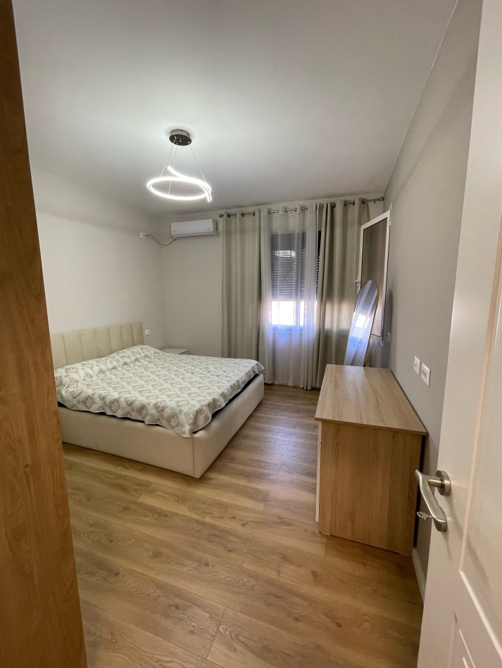 Tirane, shitet apartament 2+1+Ballkon Kati 6, 110 m² 200.000 € (Rruga e Kavajes)