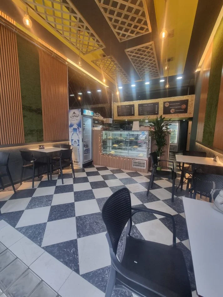 Tirane, shitet lokal Kati 0, 50 m² 250.000 € (Frederik shiroka)