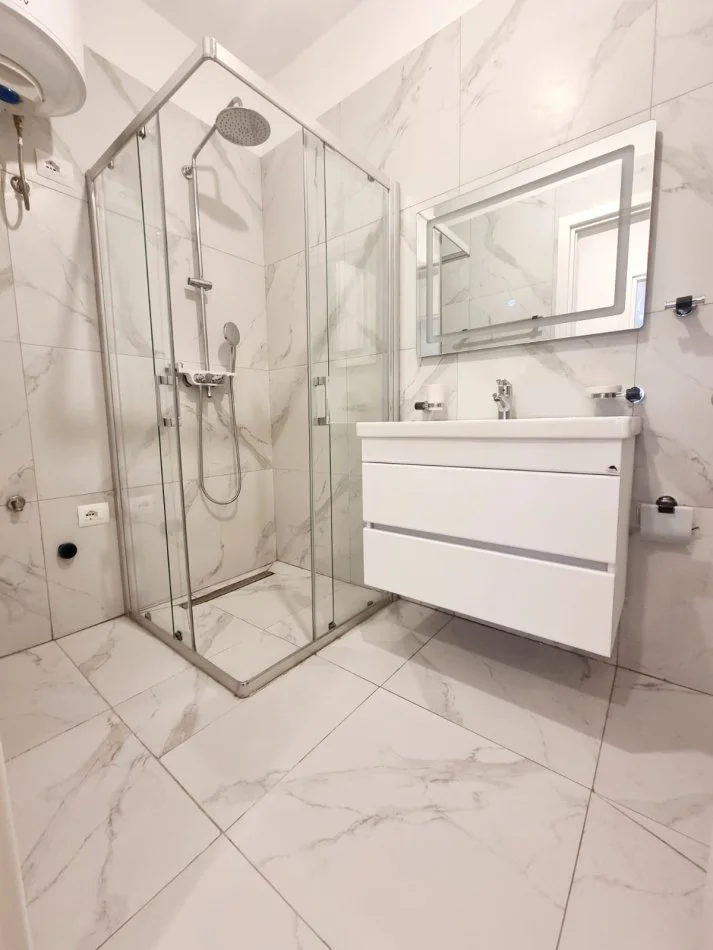 Tirane, shitet apartament 2+1 Kati 1, 129 m² 287.000 € (Kopshti zologjik)