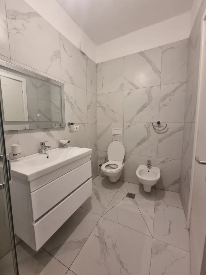 Tirane, shitet apartament 2+1 Kati 1, 129 m² 287.000 € (Kopshti zologjik)