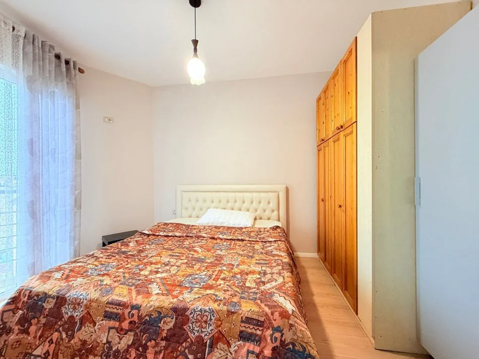 Tirane, jepet me qera 2+1 Kati 5, 120 m² 650 € (Selvia)