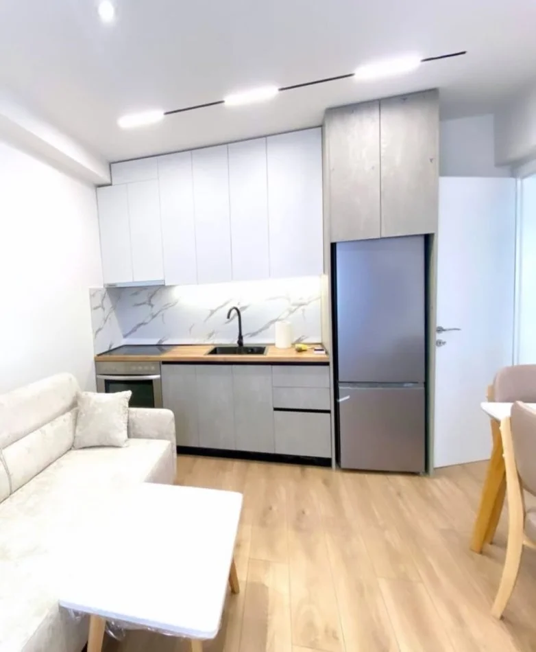 Tirane, shitet apartament 1+1+Ballkon Kati 5, 45 m² 89.000 € (Muslym shyri)