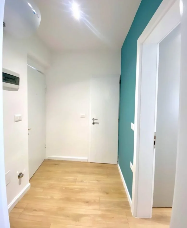 Tirane, shitet apartament 1+1+Ballkon Kati 5, 45 m² 89.000 € (Muslym shyri)