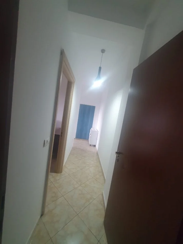 Tirane, jepet me qera apartament 1+1 Kati 1, 70 m² 350 € (Selite)