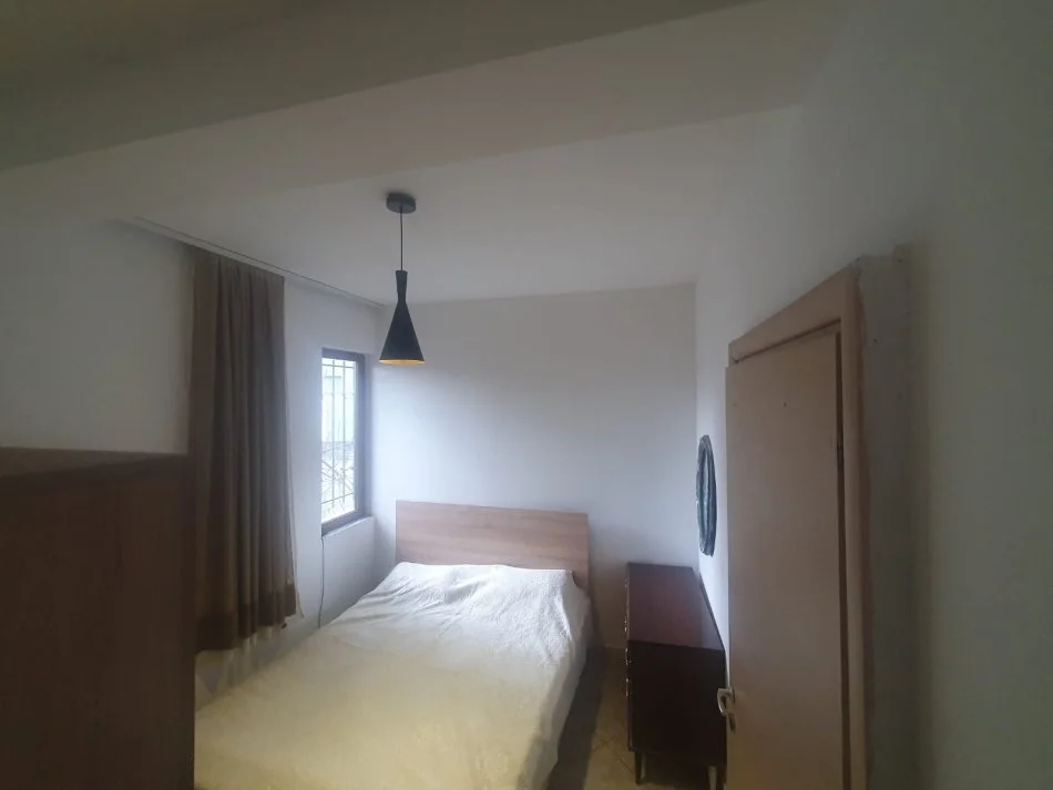 Tirane, jepet me qera apartament 1+1 Kati 1, 70 m² 350 € (Selite)