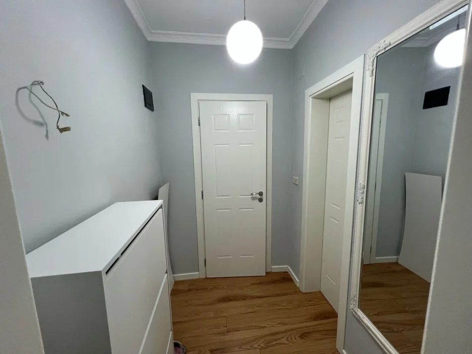 Tirane, jepet me qera 1+1+Ballkon Kati 4, 69 m² 580 € (Rruga Fortuzi)