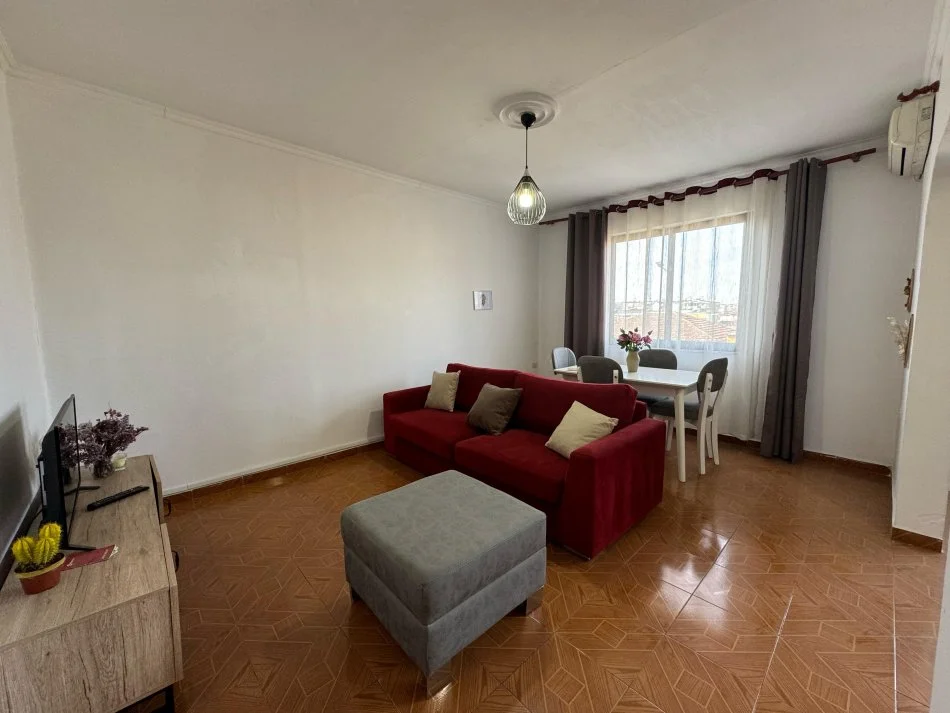 Tirane, jepet me qera apartament Kati 3, 50 m² 350 € 