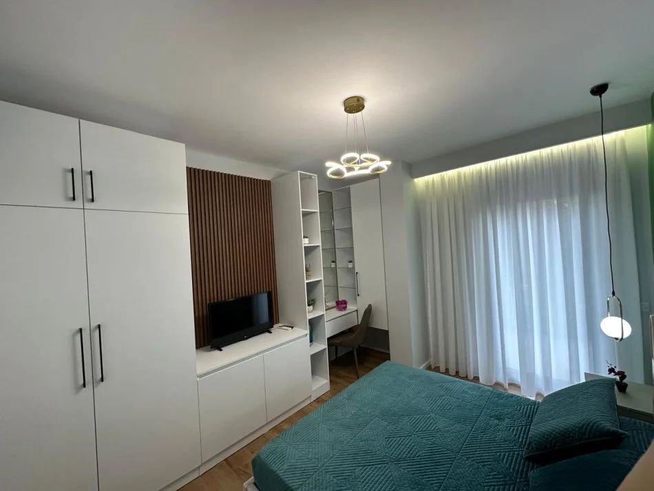 Tirane, shitet apartament 1+1 Kati 1, 68 m² 222.000 € (Shkolla kuqe)
