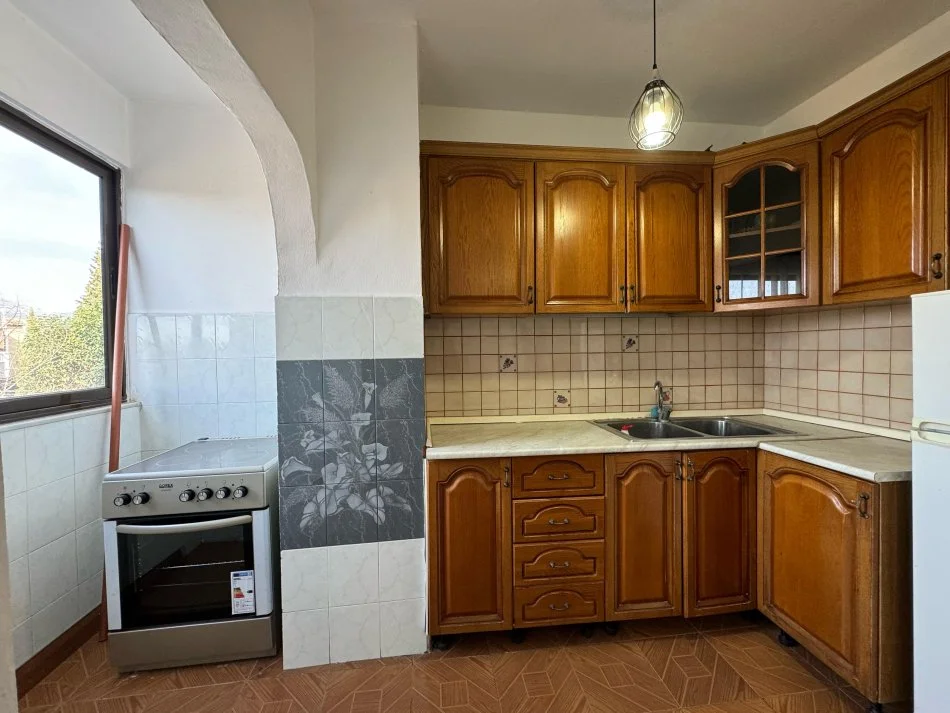 Tirane, jepet me qera apartament Kati 3, 50 m² 350 € 