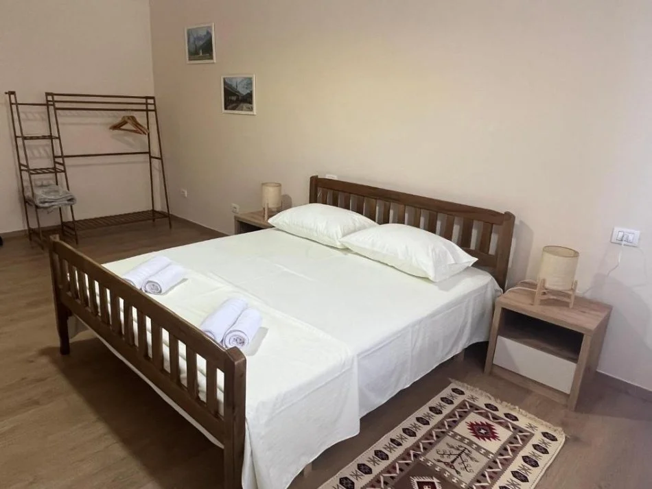 Tirane, jepet me qera apartament 2+1 Kati 3, 110 m² 700 € (21 dhjetori)