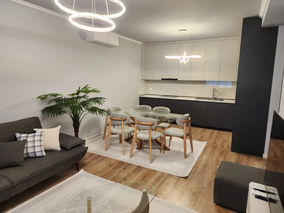 Tirane, jepet me qera apartament 2+1+Ballkon Kati 2, 116 m² 1.500 € (Liqeni i Thate)