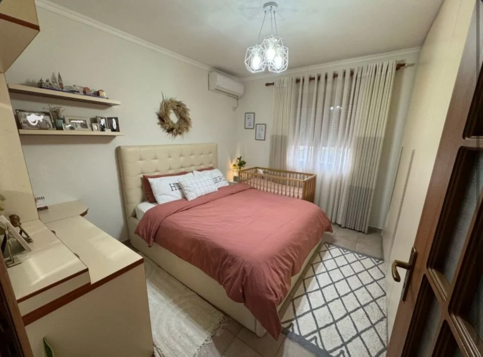 Tirane, shitet apartament 2+1+Ballkon Kati 5, 72 m² 101.000 € (Rruga Njazi Meka)