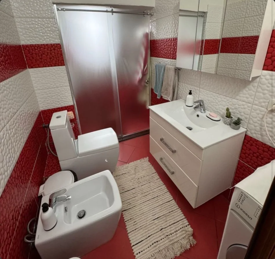 Tirane, shitet apartament 2+1+Ballkon Kati 5, 72 m² 101.000 € (Rruga Njazi Meka)