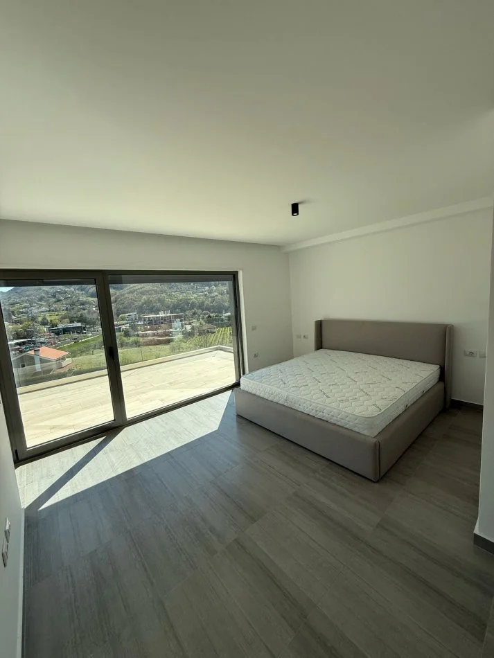 Tirane, jepet me qera Vile 3 Katshe Kati 3, 250 m² 2.300 € (Mullet)