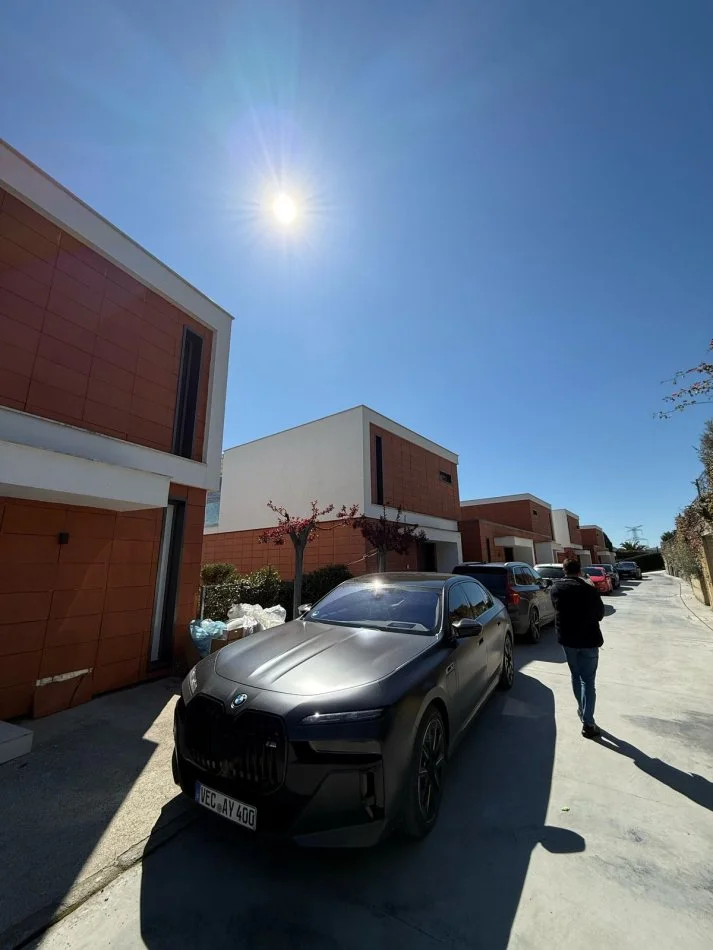 Tirane, jepet me qera Vile 3 Katshe Kati 3, 250 m² 2.300 € (Mullet)