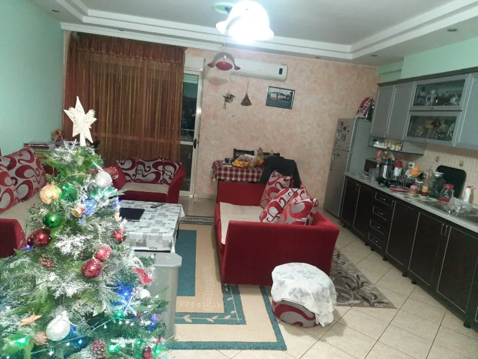 Tirane, shitet apartament duplex 2+1 Kati 4, 109 m² 207.000 € (4 deshmoret)