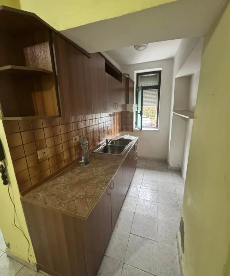 Tirane, shitet apartament 1+1+Ballkon Kati 1, 66 m² 115.000 € (Mozaiku tiranes)