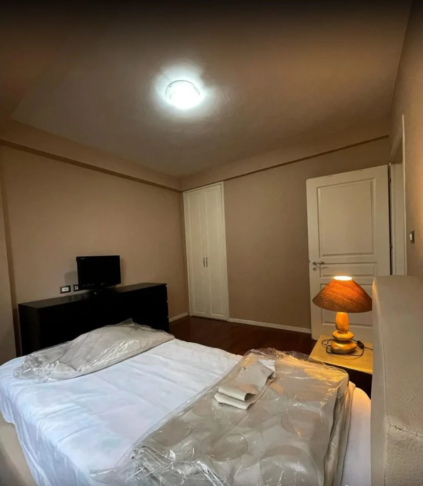 Tirane, jepet me qera apartament 2+1 Kati 5, 103 m² 800 € (Rruga Abdyl Frasheri)