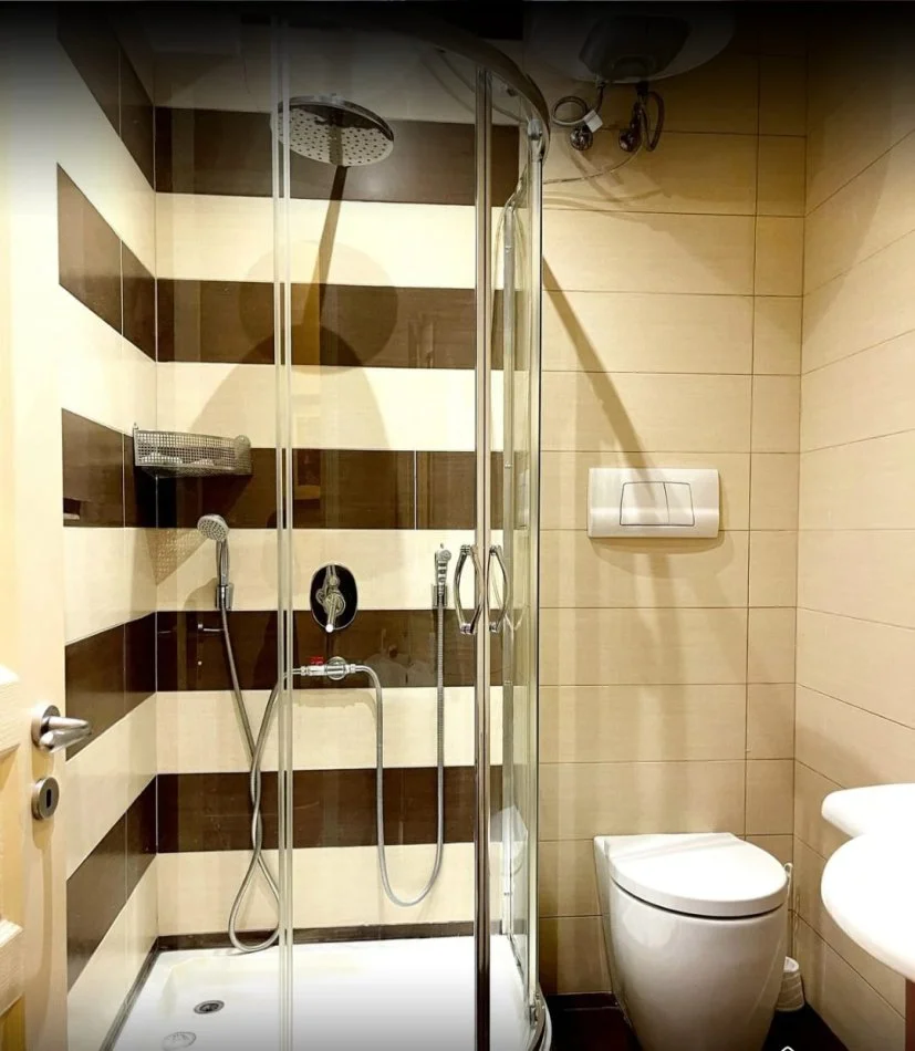 Tirane, jepet me qera apartament 2+1 Kati 5, 103 m² 800 € (Rruga Abdyl Frasheri)