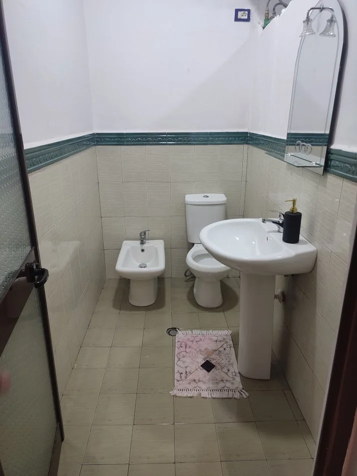 Tirane, jepet me qera apartament 3+1+Aneks+Ballkon Kati 2, 140 m² 800 € (Komuna e Parisit)