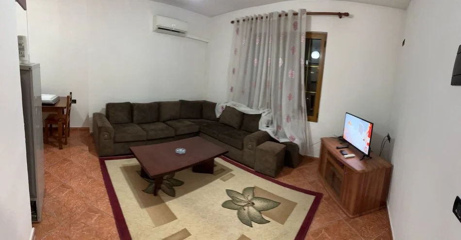 Tirane, jepet me qera apartament 1+1 Kati 2, 65 m² 450 € (selvia)