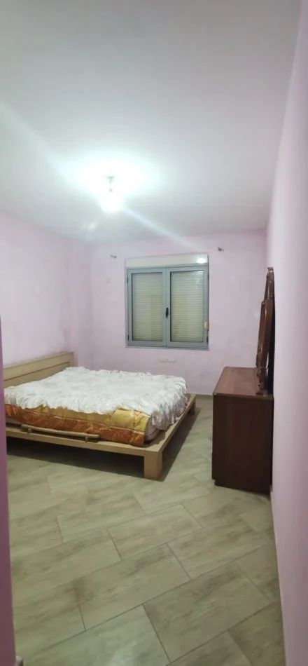 Tirane, jepet me qera apartament 2+1+Aneks+Ballkon , 110 m² 400 € 