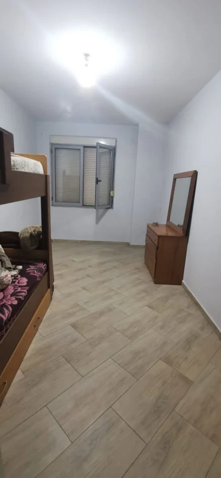 Tirane, jepet me qera apartament 2+1+Aneks+Ballkon , 110 m² 400 € 