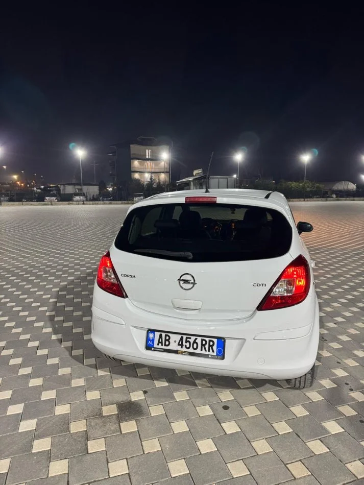 Durres, shitet makine OPEL CORSA Nafte, e bardhë manuale 4.000 €