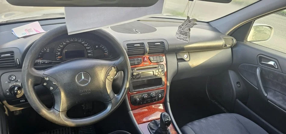 Tirane, shes makine Mercedez c-class 220 Nafte, gri metalizato manuale Kondicioner 1999 €