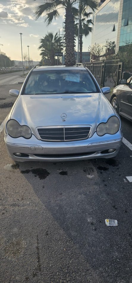 Tirane, shes makine Mercedez c-class 220 Nafte, gri metalizato manuale Kondicioner 2.500 €